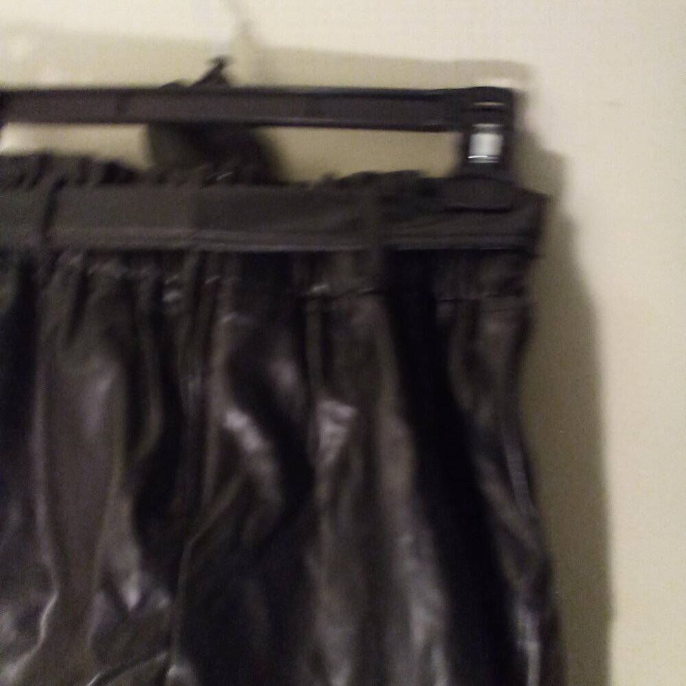 Windsor Shorts Women S Faux Leather Belt Pockets Elastic Black - Picture 12 of 14